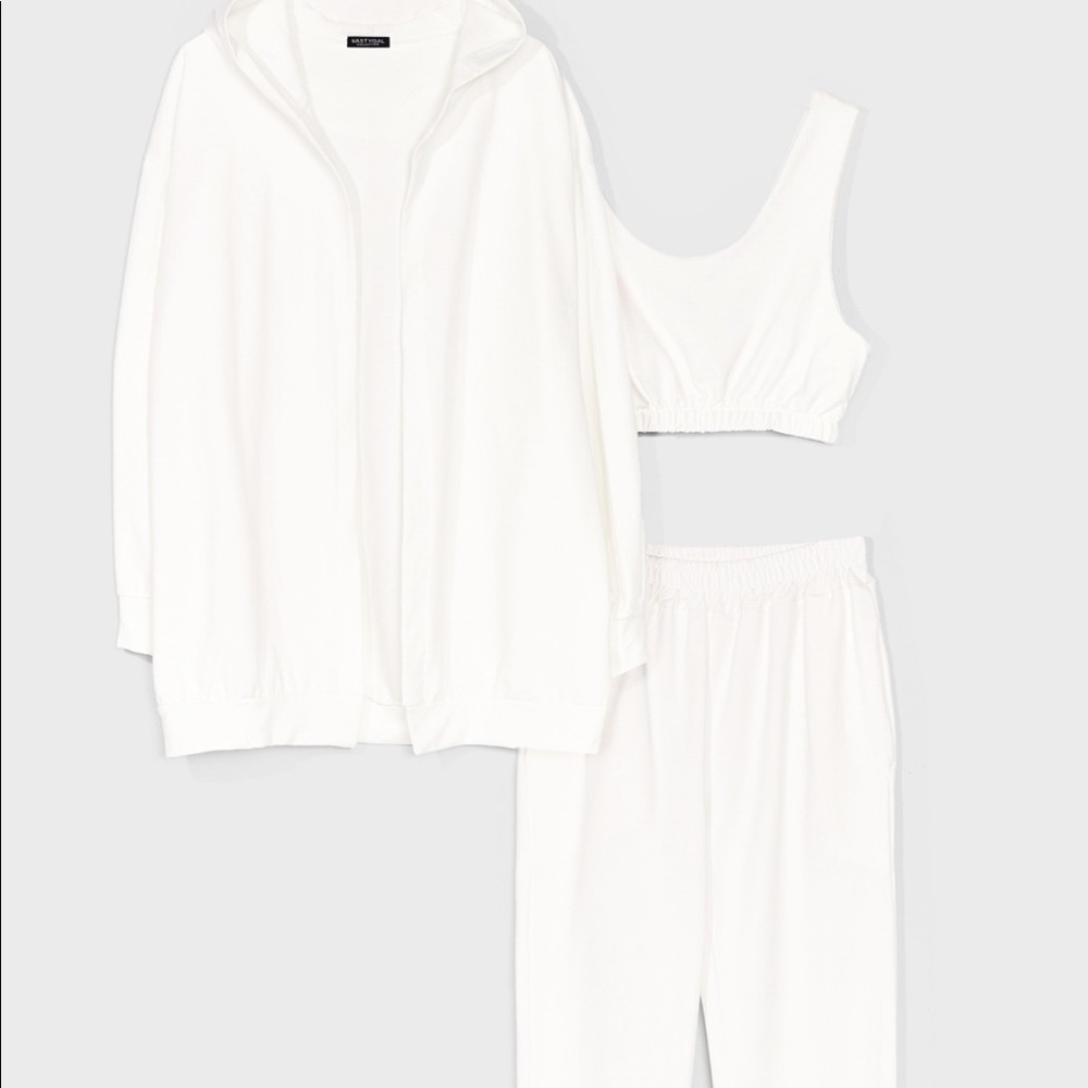 Sweat it out:Hoodie & Jogger set